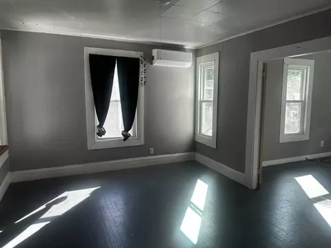 61-63 Acushnet Ave, Springfield, MA 01105 photo 10