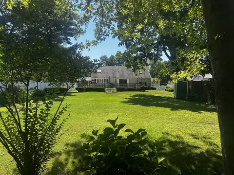 Exterior - 37 Rustcraft Rd, Dedham, MA 02026 photo 11 of 12