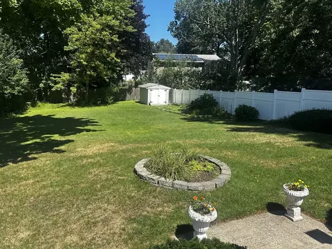 Exterior - 37 Rustcraft Rd, Dedham, MA 02026 photo 5 of 12