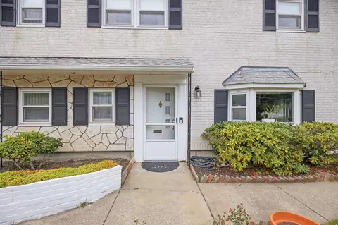 Exterior - 37 Rustcraft Rd, Dedham, MA 02026 photo 7 of 14