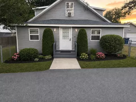 114 Bay State Rd, Tewksbury, MA 01876