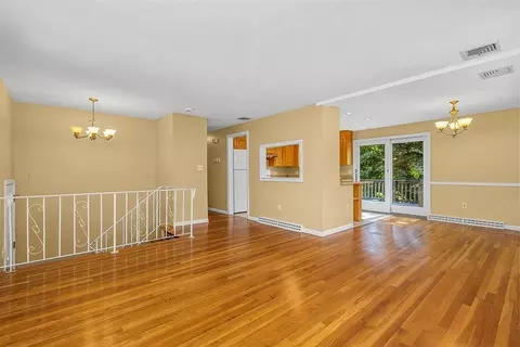 Living - 5 Shepard Rd, Franklin, MA 02038 photo 4 of 8