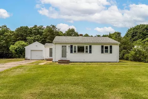 178 Sandwich Rd, Teaticket, MA 02536