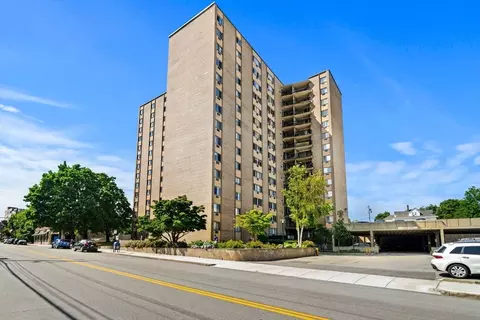 1025 Hancock St #4A, Quincy, MA 02169