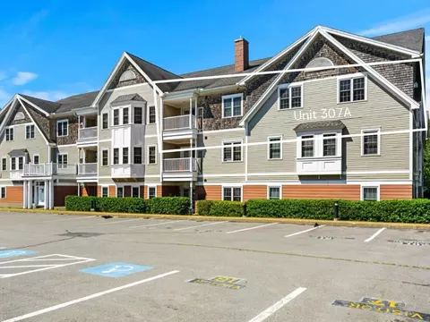 210 Chickering #307A, North Andover, MA 01845