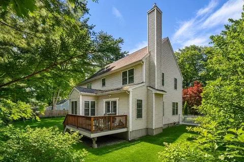Exterior - 11 Shadow Ln, Wellesley, MA 02482 photo 2 of 6