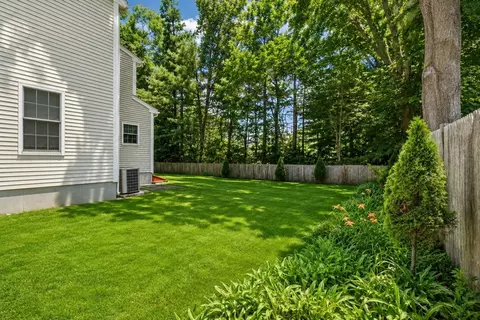 Exterior - 11 Shadow Ln, Wellesley, MA 02482 photo 5 of 6