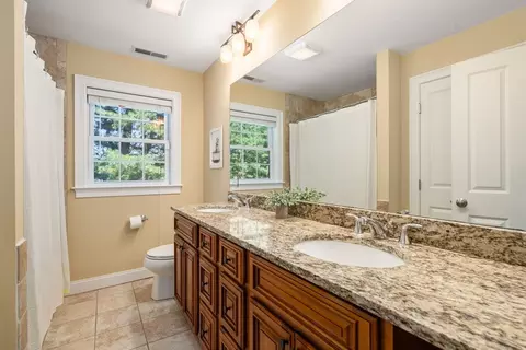 Bath - 11 Shadow Ln, Wellesley, MA 02482 photo 2 of 5