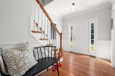 Entry Way - 11 Shadow Ln, Wellesley, MA 02482 photo 3 of 4