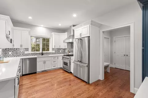 Kitchen - 11 Shadow Ln, Wellesley, MA 02482 photo 2 of 4