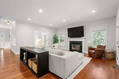Living - 11 Shadow Ln, Wellesley, MA 02482 photo 2 of 3
