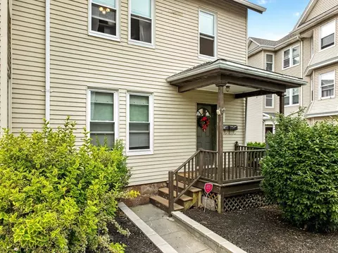 Exterior - 40 Lincoln Ave, Fall River, MA 02720 photo 3 of 4