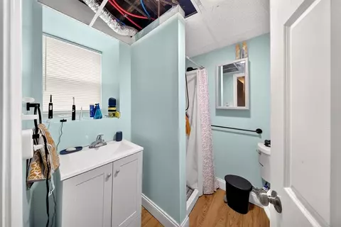 Bath - 40 Lincoln Ave, Fall River, MA 02720 photo 2 of 5