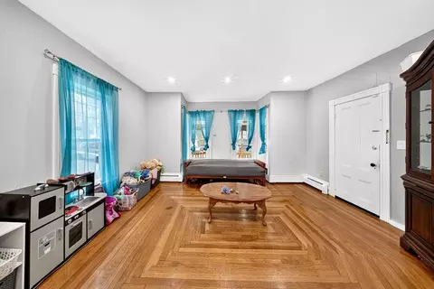 Living - 40 Lincoln Ave, Fall River, MA 02720 photo 2 of 2