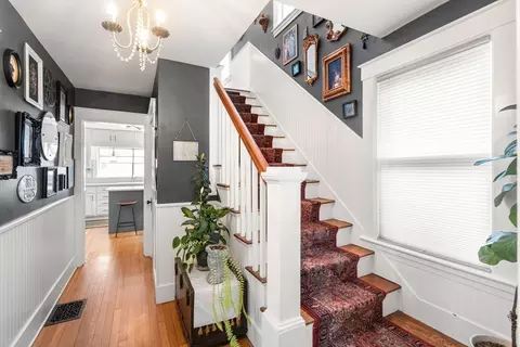 Entry Way - 127 Summer St, Maynard, MA 01754 photo 2 of 5