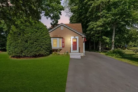 446 Plymouth St, Abington, MA 02351