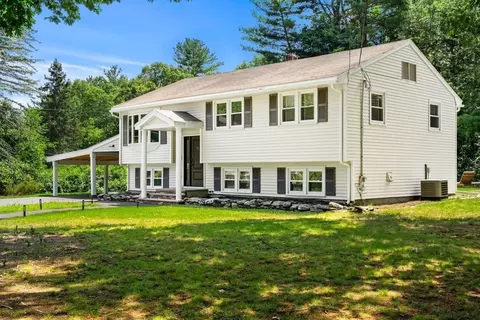 15 Weathervane Rd, Billerica, MA 01821