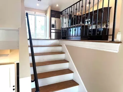 Entry Way - 34 Carpenter Ave, Worcester, MA 01605 photo 6 of 8