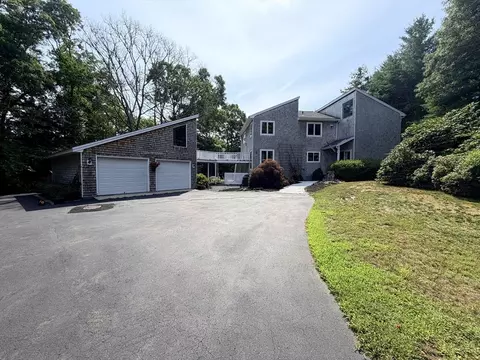 46 Holly Pond Rd, Marion, MA 02738