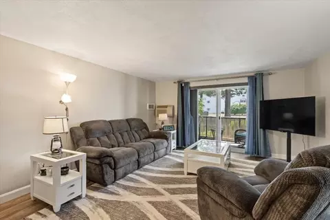 46 Greentree Ln #16, Weymouth, MA 02190