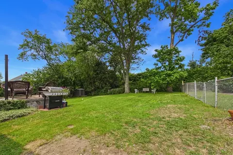 Exterior - 15 Sales St, Fall River, MA 02724 photo 4 of 7