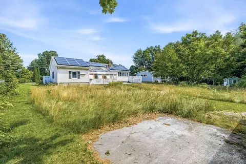 Exterior - 8 Richardson Cir, Easthampton, MA 01027 photo 3 of 7