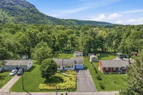 View/Area - 8 Richardson Cir, Easthampton, MA 01027 photo 2 of 6
