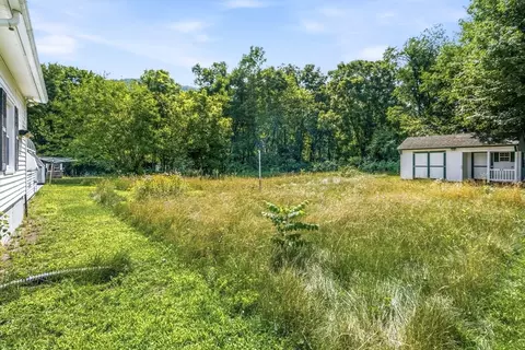 Exterior - 8 Richardson Cir, Easthampton, MA 01027 photo 4 of 7