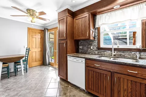 Kitchen - 8 Richardson Cir, Easthampton, MA 01027 photo 3 of 5