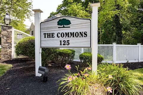 125 Highland St #402, Taunton, MA 02780