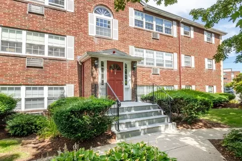 5 Cass St #12, Boston, MA 02132