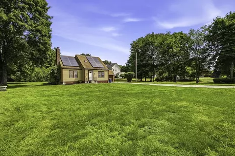 284 Village St, Medway, MA 02053