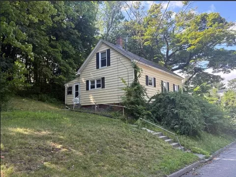 118 Norfolk St, Worcester, MA 01604