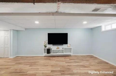 Living - 414 Bay St, Fall River, MA 02724 photo 4 of 4