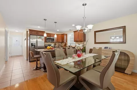 Dining - 414 Bay St, Fall River, MA 02724 photo 3 of 3