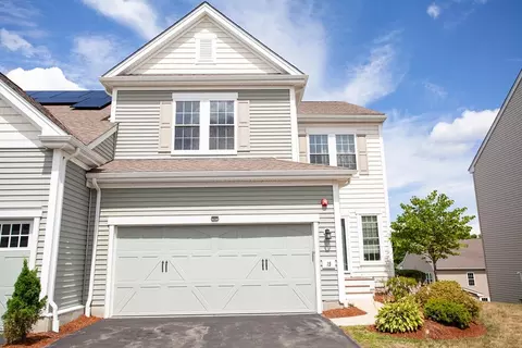 15 Locust Ln #15, Hopkinton, MA 01748