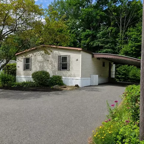 10 Clayton Dr, West Springfield, MA 01089