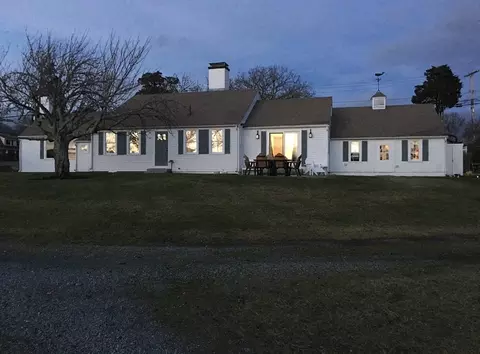 Exterior - 4 Onset Ave, Buzzards Bay, MA 02532 photo 1 of 4