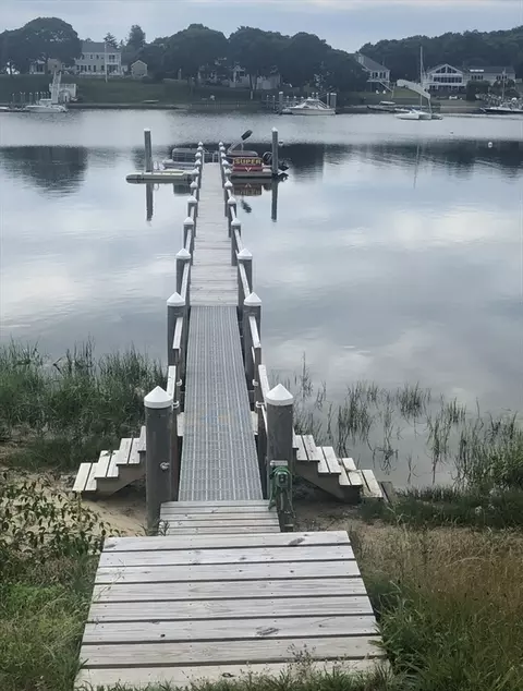 View/Area - 4 Onset Ave, Buzzards Bay, MA 02532 photo 2 of 3