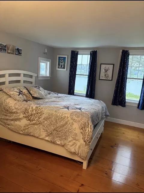 Bedroom - 4 Onset Ave, Buzzards Bay, MA 02532 photo 2 of 2