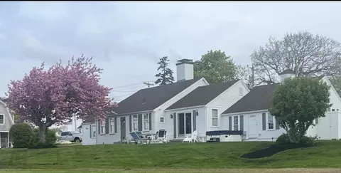 Exterior - 4 Onset Ave, Buzzards Bay, MA 02532 photo 2 of 4