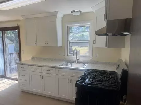 Kitchen - 74 Leatherleaf Dr, Springfield, MA 01109 photo 2 of 3