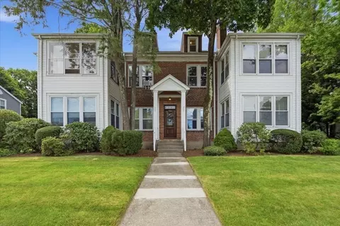 314 Newtonville Ave #4, Newton, MA 02460