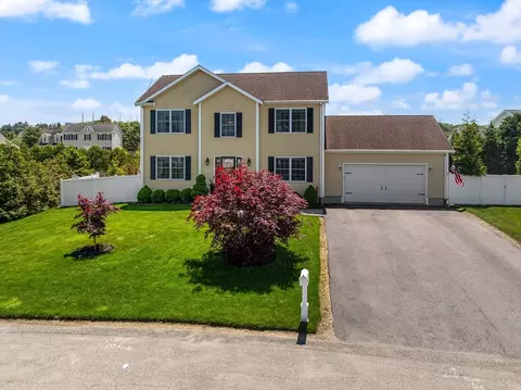55 Sloop Dr, Portsmouth, RI 02871