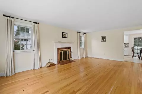 Living - 52 Cecile Dr, Chicopee, MA 01020 photo 2 of 5