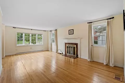 Living - 52 Cecile Dr, Chicopee, MA 01020 photo 3 of 5