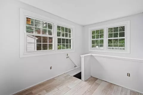 Entry Way - 52 Cecile Dr, Chicopee, MA 01020 photo 3 of 4