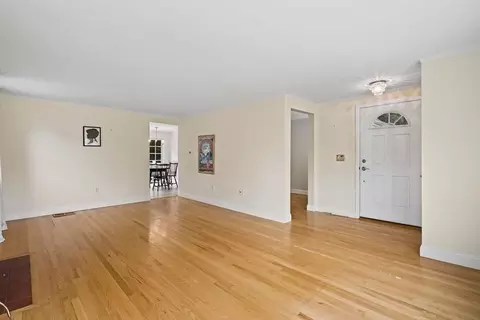 Living - 52 Cecile Dr, Chicopee, MA 01020 photo 5 of 5