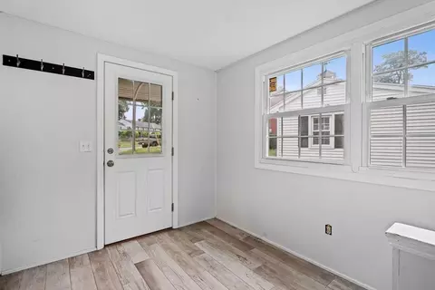 Entry Way - 52 Cecile Dr, Chicopee, MA 01020 photo 2 of 4