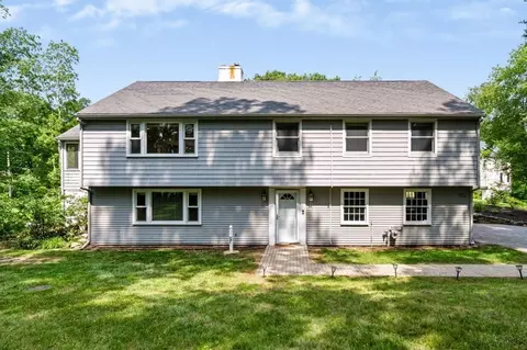 29 Canterbury Hill Rd, Topsfield, MA 01983
